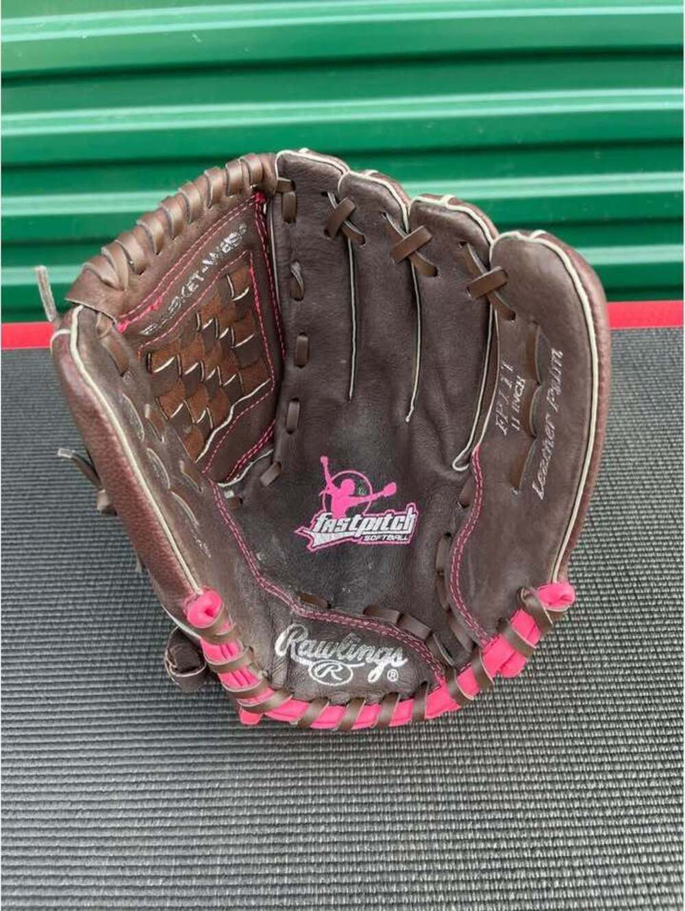 Rawlings Fastpitch 11 Inch Softball Glove